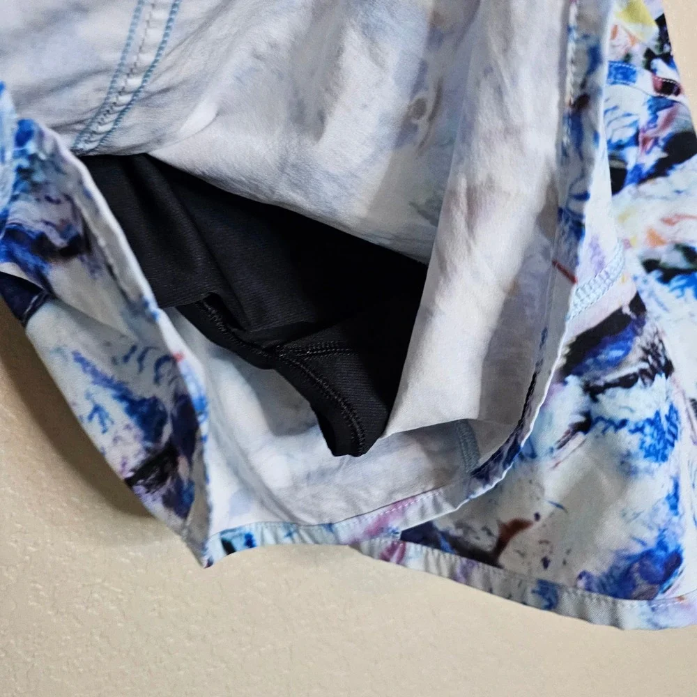 Lululemon Tracker Short V 4 Exposure Multi Blue Abstract Running Shorts Size 10